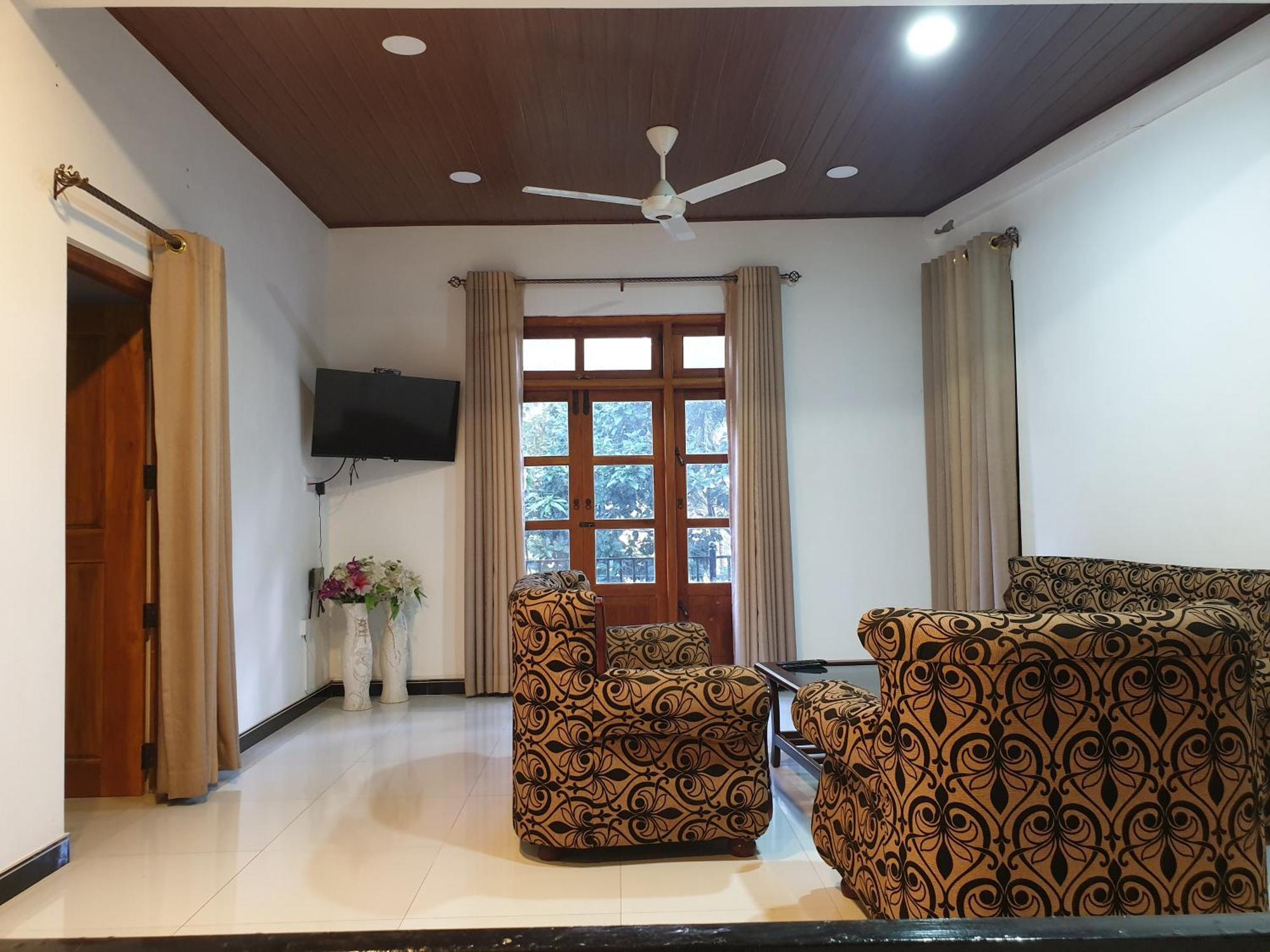 Enara Luxury Stay Katugastota Buitenkant foto