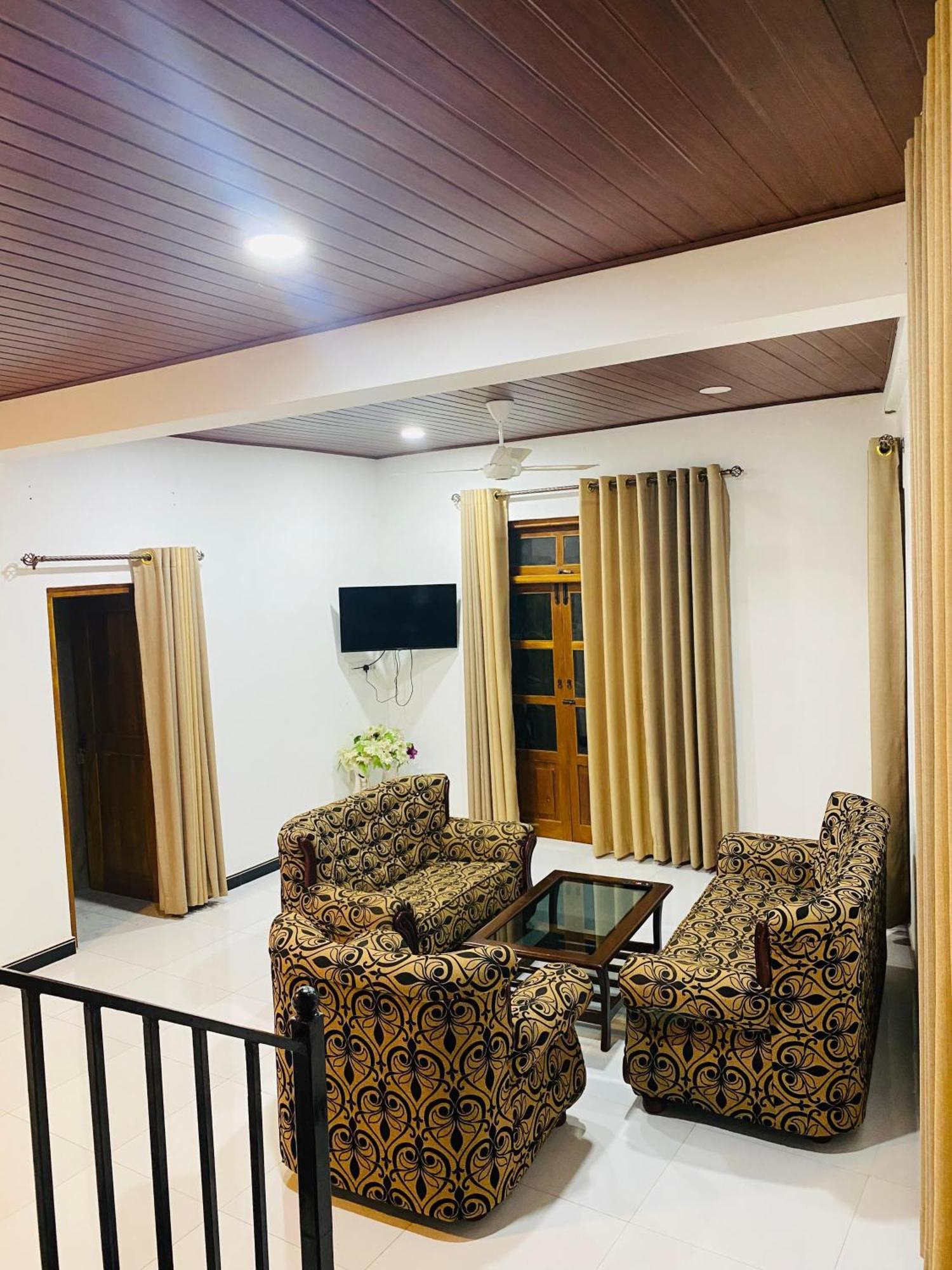 Enara Luxury Stay Katugastota Buitenkant foto